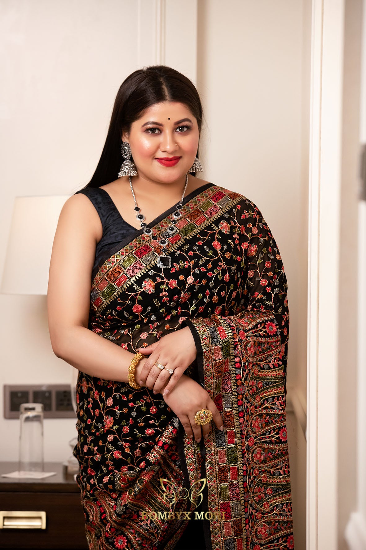 Mesmerizing Black Kashida Saree