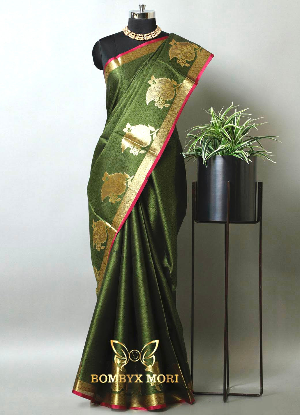 Hunter Green and Pink Tanchoi Silk Saree