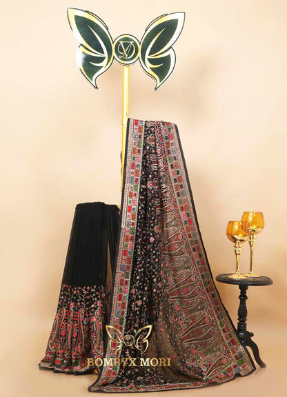 Mesmerizing Black Kashida Saree